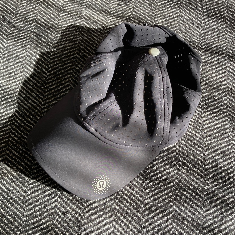 Rare limited edition Lululemon seawheeze hat